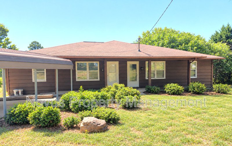 2 Bedroom Rental – 110 Bryan Street A, Bremen, GA, 30110